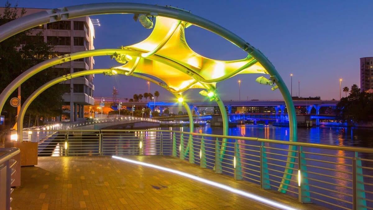 Budget Friendly Sleeps 8 Discounts Available تامبا المظهر الخارجي الصورة