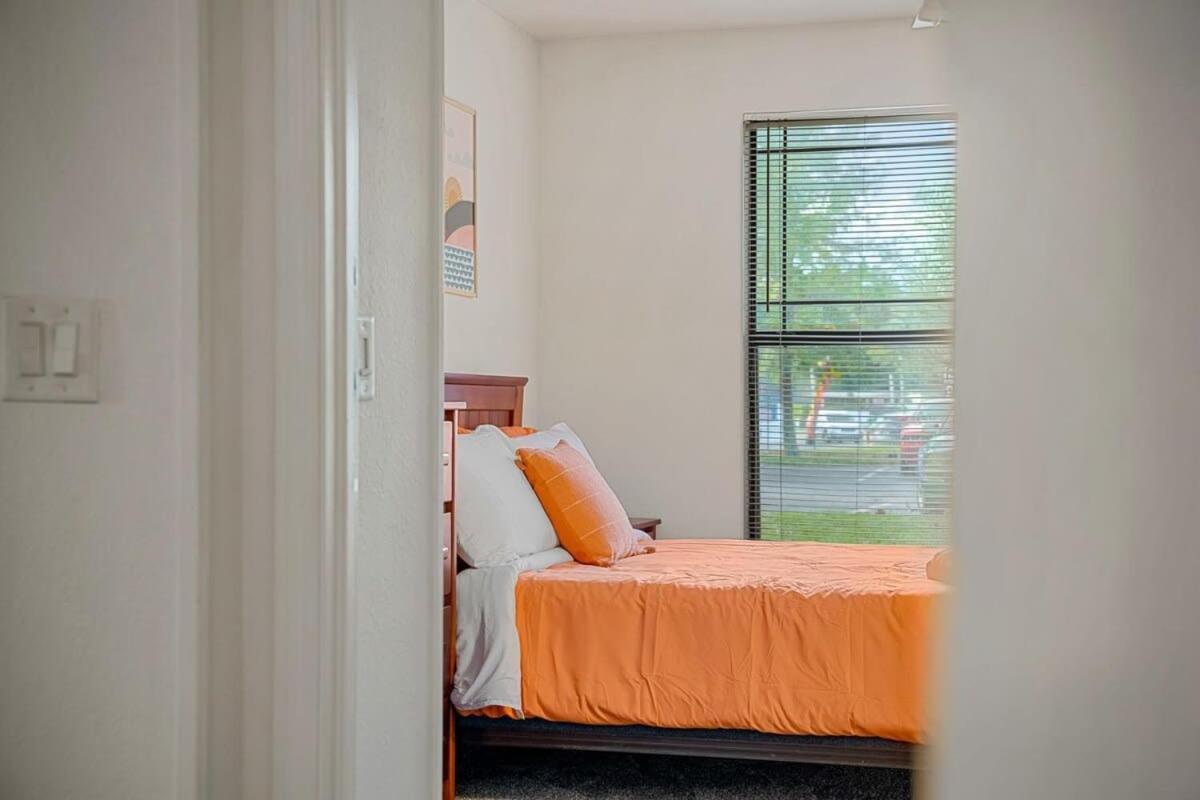 Budget Friendly Sleeps 8 Discounts Available تامبا المظهر الخارجي الصورة